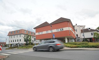 Das Krankenhaus in Rahden wurde vor gut zehn Jahren saniert. In der Nachbarschaft wurde das Ärztehaus gebaut. - Joern Spreen-Ledebur Das Krankenhaus in Rahden wurde vor gut zehn Jahren saniert. In der Nachbarschaft wurde das Ärztehaus gebaut. - Joern Spreen-Ledebur
