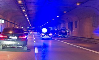Oft sind es profane Verkehrsdelikte, wie das Fahren ohne Führerschein, die Auslöser für eine Verfolgungsfahrt mit der Polizei sind. Dabei gilt als oberste Priorität der Schutz aller Beteiligten. - imago images/Rolf Poss Oft sind es profane Verkehrsdelikte, wie das Fahren ohne Führerschein, die Auslöser für eine Verfolgungsfahrt mit der Polizei sind. Dabei gilt als oberste Priorität der Schutz aller Beteiligten. - imago images/Rolf Poss