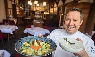 Küchenchef Silvio Eberlein hat sich ein Essen für den ESC-Abend überlegt. Er hat dafür die schwedische und die westfälische Küche kombiniert. - Oliver Krato Küchenchef Silvio Eberlein hat sich ein Essen für den ESC-Abend überlegt. Er hat dafür die schwedische und die westfälische Küche kombiniert. - Oliver Krato