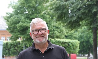 Der Niederländer Christiaan Veenstra schickt seit Jahrzehnten die Steinheimer auf Reisen. - Madita Schellenberg Der Niederländer Christiaan Veenstra schickt seit Jahrzehnten die Steinheimer auf Reisen. - Madita Schellenberg