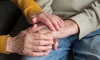 Horst Günter Schmidt konnte seine vermisste Frau nach 51 Stunden wieder zu sich nehmen. Die demente Frau war in der Bielefelder Innenstadt. verschwunden. - Symbolfoto: Pixabay / Creative Commons Horst Günter Schmidt konnte seine vermisste Frau nach 51 Stunden wieder zu sich nehmen. Die demente Frau war in der Bielefelder Innenstadt. verschwunden. - Symbolfoto: Pixabay / Creative Commons