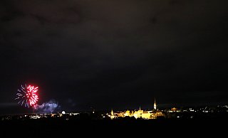 Mit einem großen Feuerwerk ist die Oktoberwoche in Warburg zu Ende gegangen. - Simone Flörke Mit einem großen Feuerwerk ist die Oktoberwoche in Warburg zu Ende gegangen. - Simone Flörke