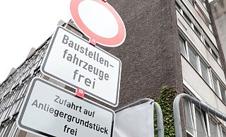 Die Zufahrt ist nur für Anlieger und Baustellenfahrzeuge erlaubt. - Holger Kosbab Die Zufahrt ist nur für Anlieger und Baustellenfahrzeuge erlaubt. - Holger Kosbab