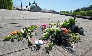 Der 20-jährige Philipos T. kam nach einem Angriff vor dem Oeynhauser Kaiserpalais ums Leben. Der mutmaßliche Täter ist derzeit mit zwei Verteidigern unterwegs. Das wirft in Teilen der Öffentlichkeit Fragen auf. - Thorsten Gödecker Der 20-jährige Philipos T. kam nach einem Angriff vor dem Oeynhauser Kaiserpalais ums Leben. Der mutmaßliche Täter ist derzeit mit zwei Verteidigern unterwegs. Das wirft in Teilen der Öffentlichkeit Fragen auf. - Thorsten Gödecker