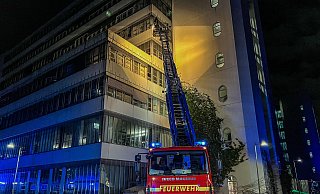 Vorsätzliche Brandstiftung: Zwei Jugendliche sollen ein Feuer im Hauptgebäude der Uni Bielefeld gelegt haben. - Paul Brinkmann Vorsätzliche Brandstiftung: Zwei Jugendliche sollen ein Feuer im Hauptgebäude der Uni Bielefeld gelegt haben. - Paul Brinkmann
