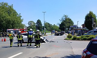 Am Mittwochmittag rücken die Einsatzkräfte zur B65 zwischen Lübbecker Hallenbad und Stadthalle aus. - Frank Hartmann Am Mittwochmittag rücken die Einsatzkräfte zur B65 zwischen Lübbecker Hallenbad und Stadthalle aus. - Frank Hartmann
