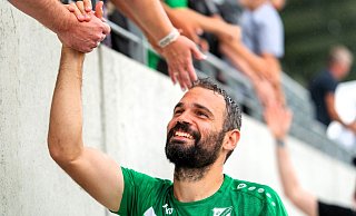 Torjäger zum Anfassen: Simon Engelmann möchte mit den Fans den zweiten Saisonsieg feiern. - Joel Beinke Torjäger zum Anfassen: Simon Engelmann möchte mit den Fans den zweiten Saisonsieg feiern. - Joel Beinke