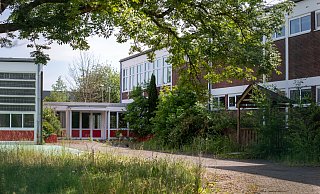 Die ehemalige Bishopspark-School ist das Ausweichquartier für Schülerinnen und Schüler der Stephanus-Grundschule. - Niklas Tüns Die ehemalige Bishopspark-School ist das Ausweichquartier für Schülerinnen und Schüler der Stephanus-Grundschule. - Niklas Tüns