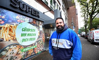 Krijan Selvarajah betreibt schon an der Schloßhofstraße in Bielefeld ein "Superbowl"-Restaurant. In Kürze geht es in der zweiten Filiale in der Gütersloher Innenstadt los. - Andreas Frücht Krijan Selvarajah betreibt schon an der Schloßhofstraße in Bielefeld ein "Superbowl"-Restaurant. In Kürze geht es in der zweiten Filiale in der Gütersloher Innenstadt los. - Andreas Frücht