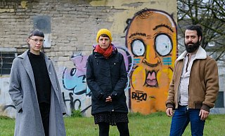 Drei Protagonisten vom Künstlerhaus Ostblock: Julia Schürmann, Anni Kleinert und Eren Aksahin - Andreas Zobe Drei Protagonisten vom Künstlerhaus Ostblock: Julia Schürmann, Anni Kleinert und Eren Aksahin - Andreas Zobe