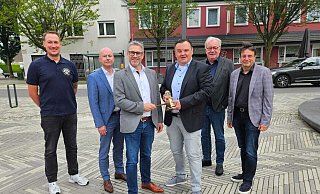 Der neue Vorstand des Lions-Clubs Enger-Spenge: Thilo Max Siewert (v. l.), Christoph Reuther, Sascha Groß, Marcus Eggert, Ernst Fleischer und Matthias Paszehr. - Alexandra Stratmeier Der neue Vorstand des Lions-Clubs Enger-Spenge: Thilo Max Siewert (v. l.), Christoph Reuther, Sascha Groß, Marcus Eggert, Ernst Fleischer und Matthias Paszehr. - Alexandra Stratmeier