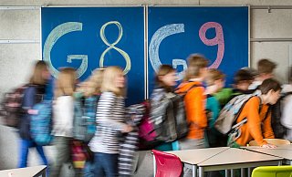 Durch die Umstellung von G8 auf G9 stehen Schülern im kommenden Schuljahr zwar kaum noch Oberstufen an Gymnasien zur Verfügung. Alternative Schulformen gibt es aber reichlich. - Armin Weigel Durch die Umstellung von G8 auf G9 stehen Schülern im kommenden Schuljahr zwar kaum noch Oberstufen an Gymnasien zur Verfügung. Alternative Schulformen gibt es aber reichlich. - Armin Weigel