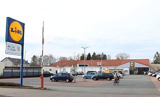 Der Lebensmittelmarkt an der Hatzfelder Straße in Schloß Neuhaus soll durch einen Neubau ersetzt werden. - Anna-Lena Hinder Der Lebensmittelmarkt an der Hatzfelder Straße in Schloß Neuhaus soll durch einen Neubau ersetzt werden. - Anna-Lena Hinder