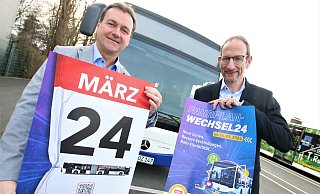 Geschäftsführer Oliver Eikenberg (l.) und René Möller, Bereichsleiter für Verkehrsleitung und -planung sowie stellvertretender Betriebsleiter, freuen sich auf die Einführung des Zukunftsnetzes am 24. März. - Rajkumar Mukherjee Geschäftsführer Oliver Eikenberg (l.) und René Möller, Bereichsleiter für Verkehrsleitung und -planung sowie stellvertretender Betriebsleiter, freuen sich auf die Einführung des Zukunftsnetzes am 24. März. - Rajkumar Mukherjee