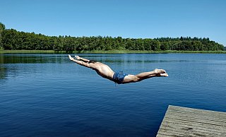 Im Umland von Gütersloh findet man viele Badeseen, in denen man sich während der Sommerhitze erfrischen kann. - Symbolbild Pixabay Im Umland von Gütersloh findet man viele Badeseen, in denen man sich während der Sommerhitze erfrischen kann. - Symbolbild Pixabay