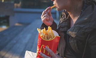 Fritten-Fans aus Beverungen könnten zukünftig häufiger in den Genuss von McDonald's-Gerichten kommen. Denn der Fast-Food-Riese will sein drittes Restaurant im Kreis Höxter eröffnen. - Symbolbild: Pixabay/Pexels Fritten-Fans aus Beverungen könnten zukünftig häufiger in den Genuss von McDonald's-Gerichten kommen. Denn der Fast-Food-Riese will sein drittes Restaurant im Kreis Höxter eröffnen. - Symbolbild: Pixabay/Pexels