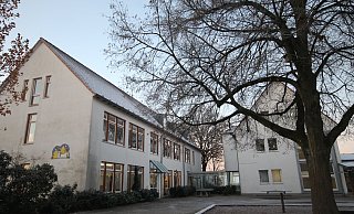 Mehr als die Hälfte der Bielefelder Grundschulen haben mehr Anmeldungen als Plätze und müssen Erstklässler zum neuen Schuljahr ablehnen. - Sylvia Tetmeyer Mehr als die Hälfte der Bielefelder Grundschulen haben mehr Anmeldungen als Plätze und müssen Erstklässler zum neuen Schuljahr ablehnen. - Sylvia Tetmeyer