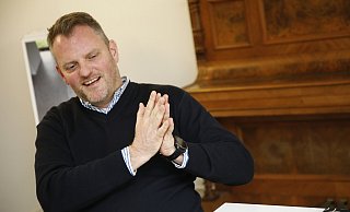 Jan Böttcher tritt bei der Bürgermeisterwahl als parteiloser und unabhängiger Kandidat an. Unterstützt wird er vom Bündnis aus Grünen, SPD und FWG. - Thoering33161 Hoevelhof Jan Böttcher tritt bei der Bürgermeisterwahl als parteiloser und unabhängiger Kandidat an. Unterstützt wird er vom Bündnis aus Grünen, SPD und FWG. - Thoering33161 Hoevelhof