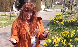 Lola Skwarczynski ist Chorleiterin mit Leib und Seele und ihr Motto lautet beim Singen "Lebensfreude pur". - privat Lola Skwarczynski ist Chorleiterin mit Leib und Seele und ihr Motto lautet beim Singen "Lebensfreude pur". - privat
