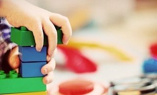 In der Ev. Kita in Spradow werden in den kommenden Wochen die Betreuungszeiten reduziert. Eltern kritisieren den Träger. - Pixabay (Symbolfoto) In der Ev. Kita in Spradow werden in den kommenden Wochen die Betreuungszeiten reduziert. Eltern kritisieren den Träger. - Pixabay (Symbolfoto)