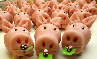Auch Marzipanschweinchen mit Kleeblättern können glücklich machen. Die NW sucht Ihren Moment 2022. - Patrick Seeger Auch Marzipanschweinchen mit Kleeblättern können glücklich machen. Die NW sucht Ihren Moment 2022. - Patrick Seeger