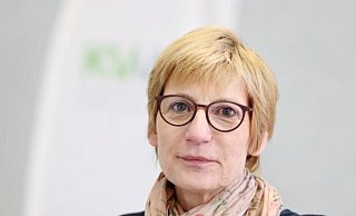 Anke Richter-Scheer als 1. Vorsitzende des Hausärzteverbandes Westfalen-Lippe kritisiert das Vorgehen in der Nachbarregion Nordrhein. - Nina Könemann Anke Richter-Scheer als 1. Vorsitzende des Hausärzteverbandes Westfalen-Lippe kritisiert das Vorgehen in der Nachbarregion Nordrhein. - Nina Könemann