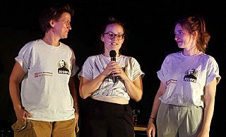 Susi, Vera und Lisa Frey (v. l.) organisieren das Paderborner Nachtkaberett. In diesem Jahr wird es nicht während Libori stattfinden. - (Archivbild) Ursula Meyer Susi, Vera und Lisa Frey (v. l.) organisieren das Paderborner Nachtkaberett. In diesem Jahr wird es nicht während Libori stattfinden. - (Archivbild) Ursula Meyer