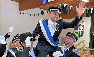 Christopher Lücke wird die Weldaer Schützenbrüder im kommenden Jahr regieren. - Schützen Christopher Lücke wird die Weldaer Schützenbrüder im kommenden Jahr regieren. - Schützen
