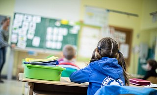 Die Kosten, die Eltern für die Betreuung ihrer Kinder in der Kita oder dem Offenen Ganztag stemmen müssen, sind nicht unerheblich. - dpa/Marcel Kusch Die Kosten, die Eltern für die Betreuung ihrer Kinder in der Kita oder dem Offenen Ganztag stemmen müssen, sind nicht unerheblich. - dpa/Marcel Kusch