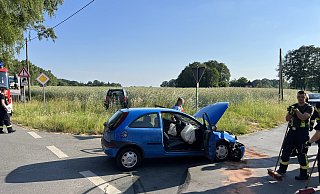 Der Kreuzungsbereich in Harsewinkel blieb während der Unfallaufnahme gesperrt. - Thorsten Heß Der Kreuzungsbereich in Harsewinkel blieb während der Unfallaufnahme gesperrt. - Thorsten Heß