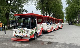 LGS-Besucher können den Standort des Rasenden Weserwurms jetzt online in Echtzeit verfolgen. Foto: LGS - LGS LGS-Besucher können den Standort des Rasenden Weserwurms jetzt online in Echtzeit verfolgen. Foto: LGS - LGS
