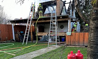 Die Feuerwehr hatte das Feuer schnell unter Kontrolle. - Feuerwehr Paderborn Die Feuerwehr hatte das Feuer schnell unter Kontrolle. - Feuerwehr Paderborn