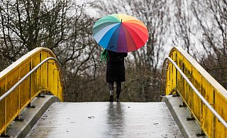 Regen und kurze Graupelgewitter bestimmen den Tag. - Friso Gentsch Regen und kurze Graupelgewitter bestimmen den Tag. - Friso Gentsch