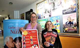 Laden ein zum Sommer-Filmfestival: Ute (l.) und Judith Schlinker. - Simone Flörke Laden ein zum Sommer-Filmfestival: Ute (l.) und Judith Schlinker. - Simone Flörke