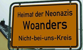 Die Mobile Beratung gegen Rechtsextremismus ermuntert, ein Zeichen gegen extrem rechte Ideologien zu setzen und der Öffentlichkeit zu signalisieren, dass rassistischen Äußerungen in der Nachbarschaft nicht geduldet werden. - LKS Bayern Die Mobile Beratung gegen Rechtsextremismus ermuntert, ein Zeichen gegen extrem rechte Ideologien zu setzen und der Öffentlichkeit zu signalisieren, dass rassistischen Äußerungen in der Nachbarschaft nicht geduldet werden. - LKS Bayern