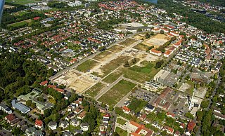 Auf diesem Foto des Alanbrooke-Qaurtiers ist ziemlich in der Mitte unter anderem die entstehende Kita zu sehen. Unten links ist ein Baufeld der Wohnungsgesellschaft Paderborn. - Gerd Vieler, Mallinckrodtstraße 29, 33098 Paderborn Auf diesem Foto des Alanbrooke-Qaurtiers ist ziemlich in der Mitte unter anderem die entstehende Kita zu sehen. Unten links ist ein Baufeld der Wohnungsgesellschaft Paderborn. - Gerd Vieler, Mallinckrodtstraße 29, 33098 Paderborn