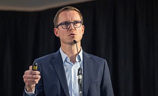 Arminia Bielefelds Sport-Geschäftsführer Michael Mutzel hat auf der Mitgliederversammlung auf seine ersten Monate beim DSC zurückgeblickt. - Oliver Krato Arminia Bielefelds Sport-Geschäftsführer Michael Mutzel hat auf der Mitgliederversammlung auf seine ersten Monate beim DSC zurückgeblickt. - Oliver Krato