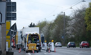 Eine merkwürdige Wanderbaustelle behindert immer wieder den Verkehr auf der Kanalstraße. Die Stadtwerke haben dafür eine Erklärung. - Ulf Hanke Eine merkwürdige Wanderbaustelle behindert immer wieder den Verkehr auf der Kanalstraße. Die Stadtwerke haben dafür eine Erklärung. - Ulf Hanke