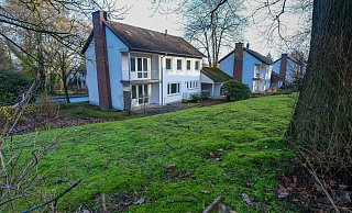 Mit Kamin, Balkon, Garage und Grundstücken in bevorzugter Wohnlage sind die Offiziershäuser im Musikerviertel der gehobene Typ von Gebäuden, die in den 1950er Jahren in etlichen Städten in Westfalen für Soldaten der britischen Rheinarmee gebaut wurden. - Foto: Andreas Zobe/NW Mit Kamin, Balkon, Garage und Grundstücken in bevorzugter Wohnlage sind die Offiziershäuser im Musikerviertel der gehobene Typ von Gebäuden, die in den 1950er Jahren in etlichen Städten in Westfalen für Soldaten der britischen Rheinarmee gebaut wurden. - Foto: Andreas Zobe/NW