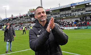 Trainer Alexander Ende hat gut Lachen: Der SC Verl ist bisher die größte Überraschung in der 3. Liga und hat schon 30 Punkte auf dem Konto. Trainer Alexander Ende hat gut Lachen: Der SC Verl ist bisher die größte Überraschung in der 3. Liga und hat schon 30 Punkte auf dem Konto.