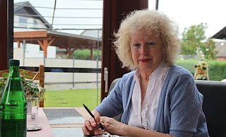 Die Französin Jocelyne Lambert-Darley engagiert sich seit mehr als 50 Jahren für die Städtepartnerschaft zwischen Höxter und Corbie. - Jan Husmann Die Französin Jocelyne Lambert-Darley engagiert sich seit mehr als 50 Jahren für die Städtepartnerschaft zwischen Höxter und Corbie. - Jan Husmann