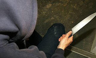 Der Teenager fühlte sich bedroht und versetzte dem Mann einen tödlichen Messerstich. - picture alliance Der Teenager fühlte sich bedroht und versetzte dem Mann einen tödlichen Messerstich. - picture alliance