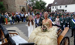 Auch im Regen feiert Borgentreich ein strahlendes Schützenfest. - Moritz Räker Auch im Regen feiert Borgentreich ein strahlendes Schützenfest. - Moritz Räker