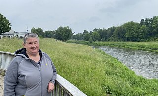 Iris Bögeholz macht jede Woche den Kontrollgang an der Werre. - Dirk Windmöller Iris Bögeholz macht jede Woche den Kontrollgang an der Werre. - Dirk Windmöller