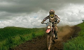Besonders an Wochenenden komme es immer wieder vor, dass Gruppen von Motocrossern durch die Wälder in der Egge fahren, heißt es von der Polizei Paderborn und Regionalforstamt Hochstift. - Pixabay Besonders an Wochenenden komme es immer wieder vor, dass Gruppen von Motocrossern durch die Wälder in der Egge fahren, heißt es von der Polizei Paderborn und Regionalforstamt Hochstift. - Pixabay