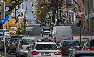 An der Herforder Straße brennt es. Es kommt zu Verkehrsbehinderungen. - Andreas Zobe (Archiv) An der Herforder Straße brennt es. Es kommt zu Verkehrsbehinderungen. - Andreas Zobe (Archiv)