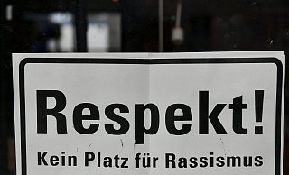 Laut des Recherchekollektivs Ostwestfalen sei die Gärtnerei am Sprengelweg aktuell die einzige bekannte neonazistische Konzertstätte im ostwestfälischen Raum. - Symbolbild dpa / picture alliance / Frank May Laut des Recherchekollektivs Ostwestfalen sei die Gärtnerei am Sprengelweg aktuell die einzige bekannte neonazistische Konzertstätte im ostwestfälischen Raum. - Symbolbild dpa / picture alliance / Frank May