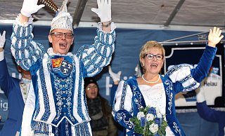Holger Kreiter und Susanne Wolf sind das Prinzenpaar der Beverunger Karnevalisten. Sie werden zum Beginn der Session auch mitfeiern. - Torsten Wegener Holger Kreiter und Susanne Wolf sind das Prinzenpaar der Beverunger Karnevalisten. Sie werden zum Beginn der Session auch mitfeiern. - Torsten Wegener
