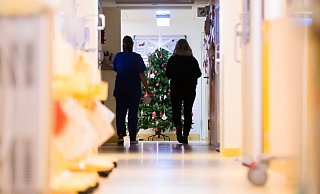 Viele Kliniken in Deutschland stehen finanziell nicht gut da. Auch das Weihnachtsgeld ist teils betroffen. - Christoph Soeder/dpa Viele Kliniken in Deutschland stehen finanziell nicht gut da. Auch das Weihnachtsgeld ist teils betroffen. - Christoph Soeder/dpa