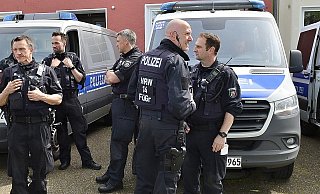 Mit einem Großaufgebot war die Polizei am Wochenende in der Gütersloher Innenstadt vertreten. - Uwe Caspar Mit einem Großaufgebot war die Polizei am Wochenende in der Gütersloher Innenstadt vertreten. - Uwe Caspar